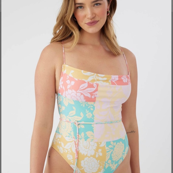 O Neill swimsuit new with tag XL - Picture 1 of 3